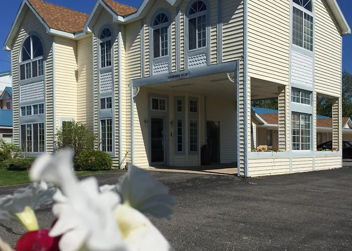 Thunderbird Inn Of Mackinaw City