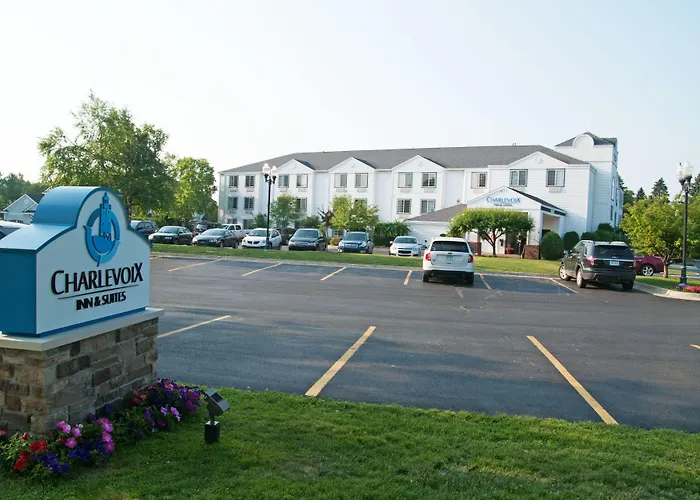 Charlevoix Inn & Suites Surestay Collection By Best Western
