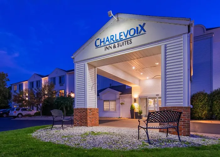 Charlevoix Inn & Suites Surestay Collection By Best Western
