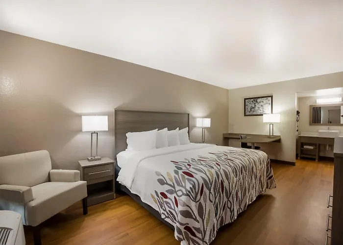 Red Roof Inn & Suites Thomasville