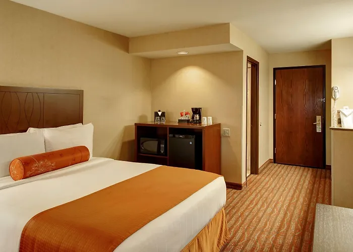 Salem Hotels
