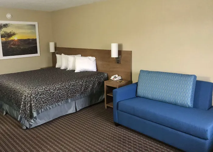 Days Inn By Wyndham Lexington-Columbia