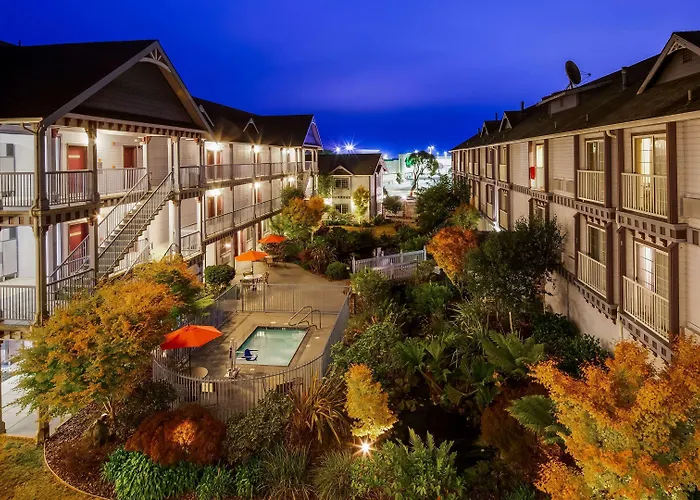 Best Western Plus Bayshore Inn Eureka