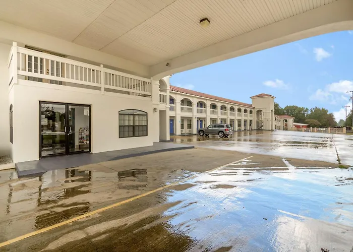 Motel 6-Canton, Tx