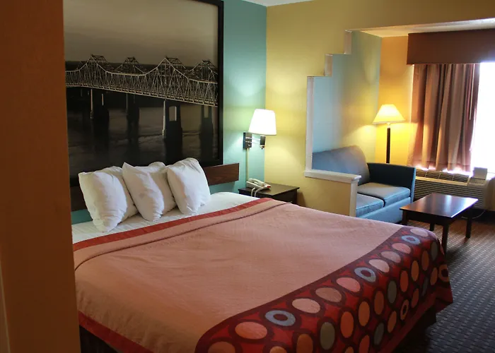 Super 8 By Wyndham Madison/Ridgeland Area Hotel