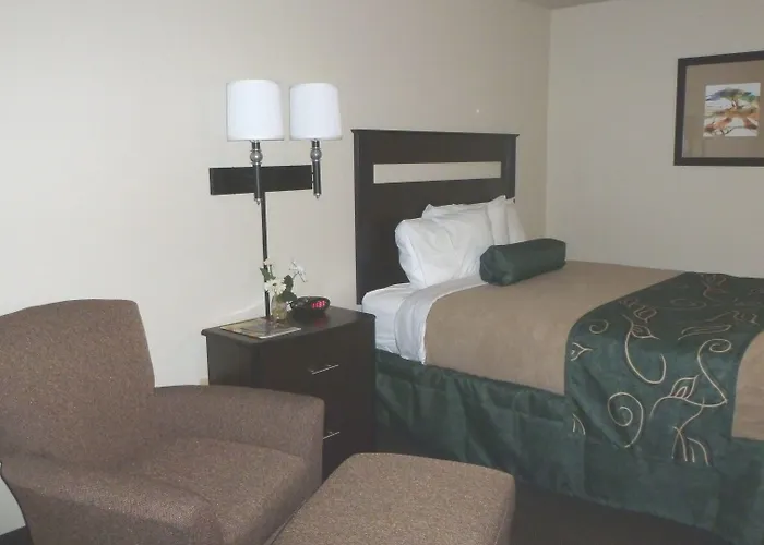 Travelodge By Wyndham Jefferson City
