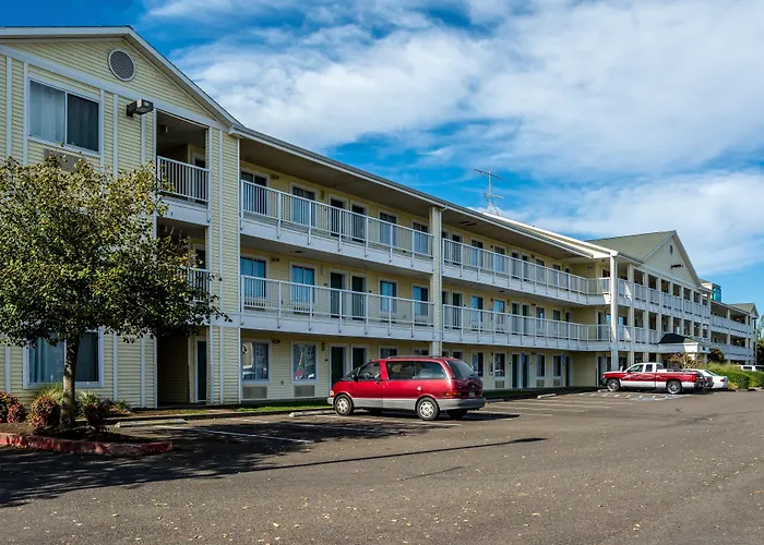 Hometowne Studios By Red Roof Salem, Or
