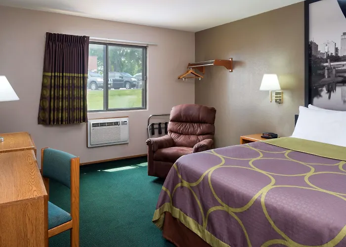 Super 8 By Wyndham Omaha Ne Hotel