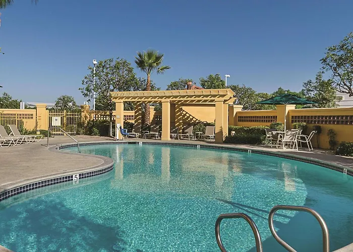 La Quinta Inn & Suites By Wyndham Ontario Airport