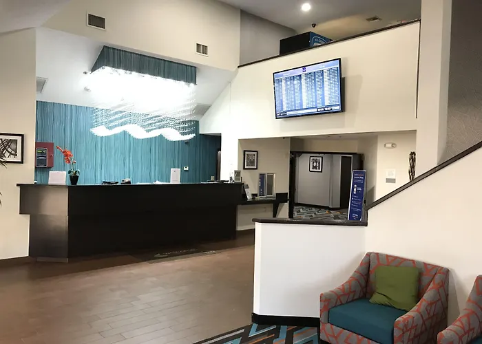 Clarion Inn & Suites Dfw North Irving