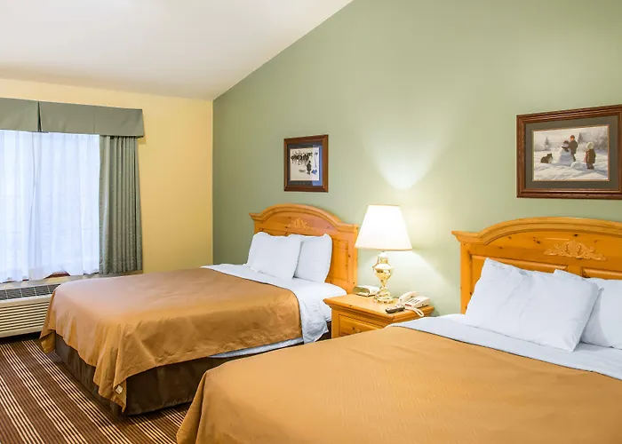 Econo Lodge Inn & Suites Eau Claire South