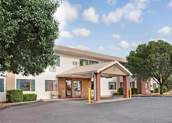 Super 8 By Wyndham West Memphis Hotel