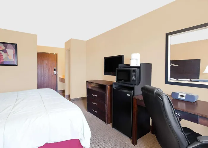 Super 8 By Wyndham Sheboygan Wi Motel