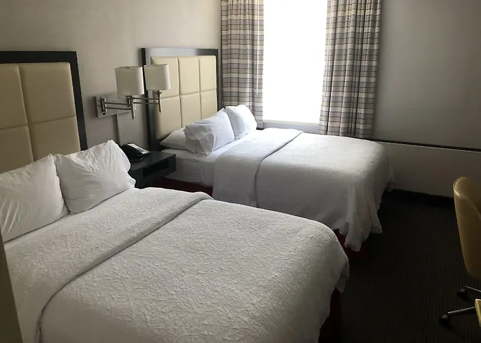 Hampton Inn & Suites Milwaukee Downtown