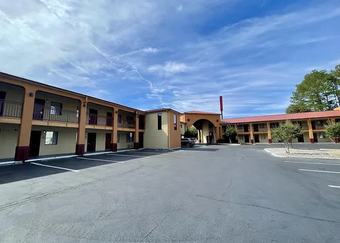 Red Roof Inn & Suites Jackson - Richland