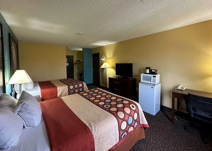 Super 8 By Wyndham Appleton Hotel