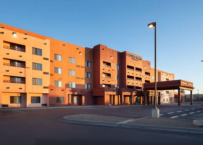 Courtyard Farmington Hotel