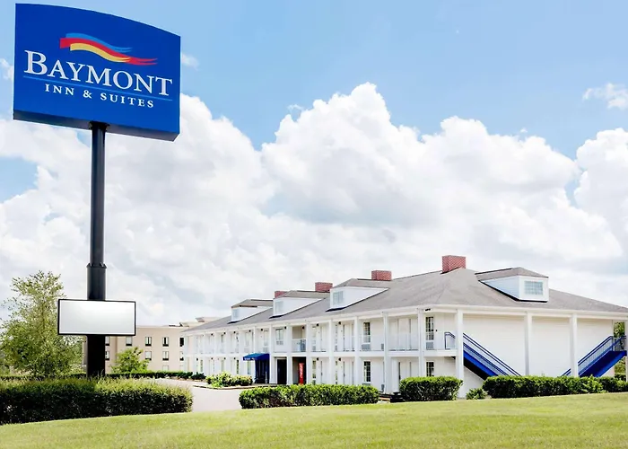 Baymont By Wyndham Grenada Motel