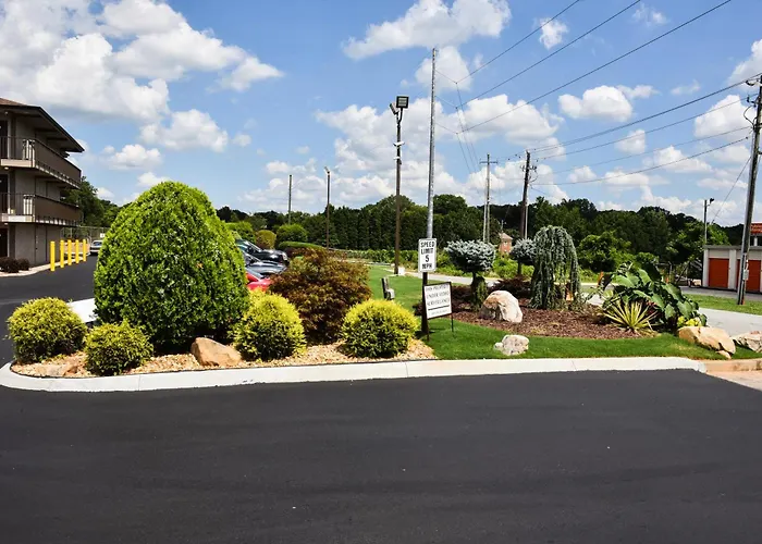 Masters Inn Tucker