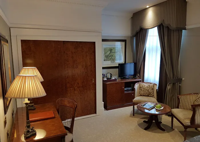 Quebecs Hotel Leeds 