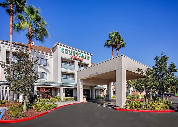 Courtyard By Marriott Oakland Airport