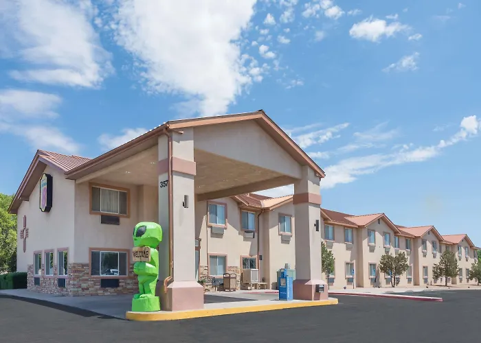 Super 8 By Wyndham Roswell Motel