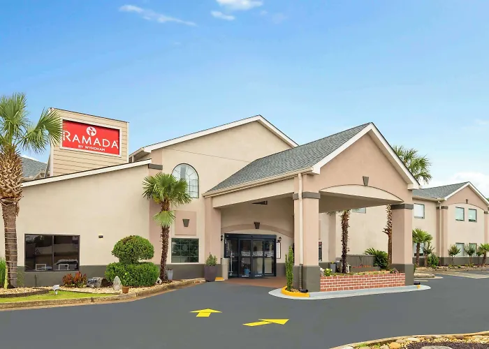 Ramada By Wyndham Locust Grove Hotel