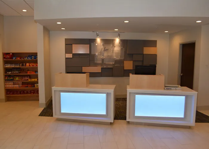 Holiday Inn Express & Suites Waterville - North By Ihg