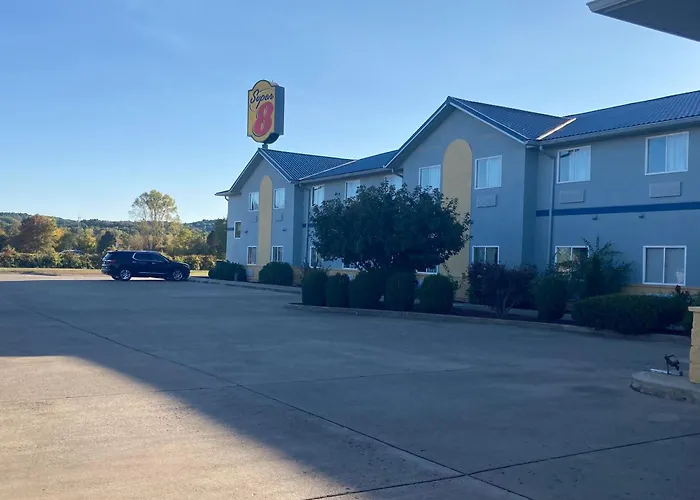 Super 8 By Wyndham Martinsville
