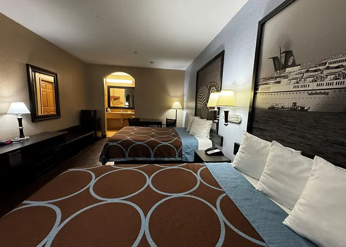 Super 8 By Wyndham Galveston