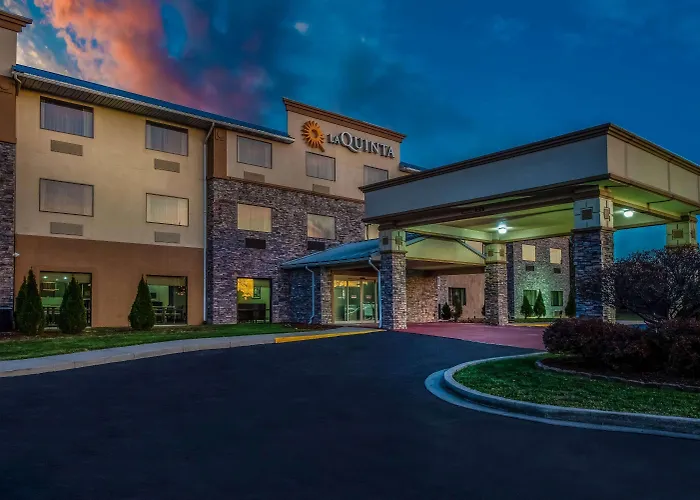 La Quinta Inn & Suites By Wyndham Fairborn Wright-Patterson