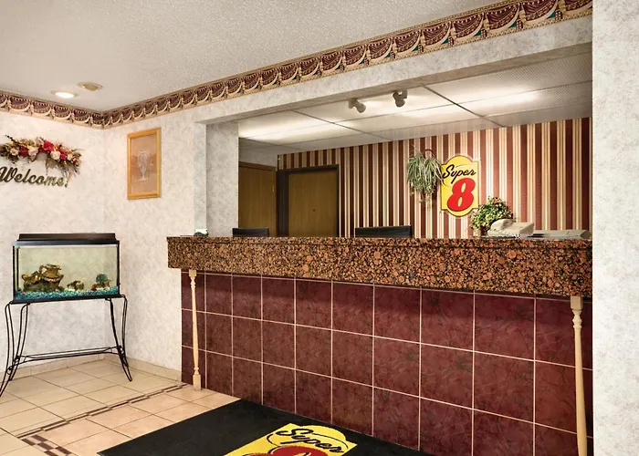 Super 8 By Wyndham Cameron