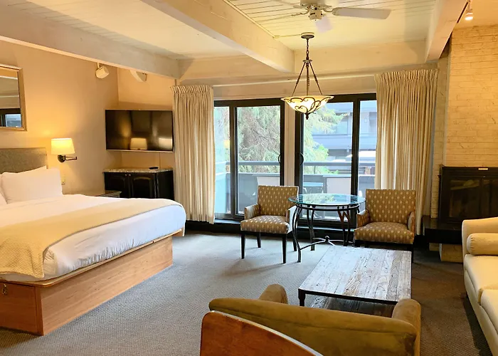 Aspen Square Condominium Hotel