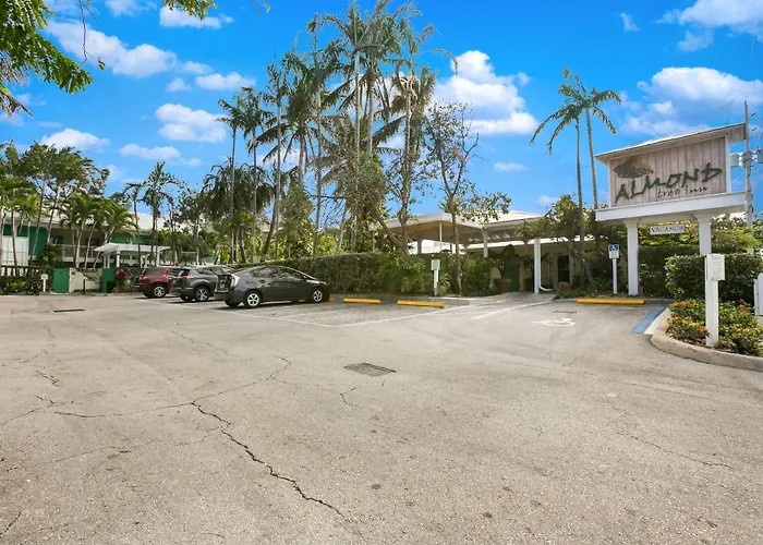 Almond Tree Inn - Adults Only Key West