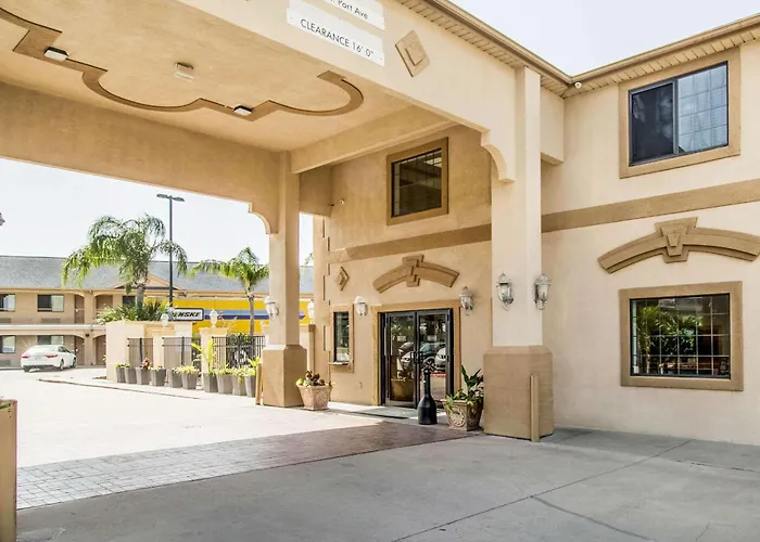 Econo Lodge Inn & Suites Corpus Christi