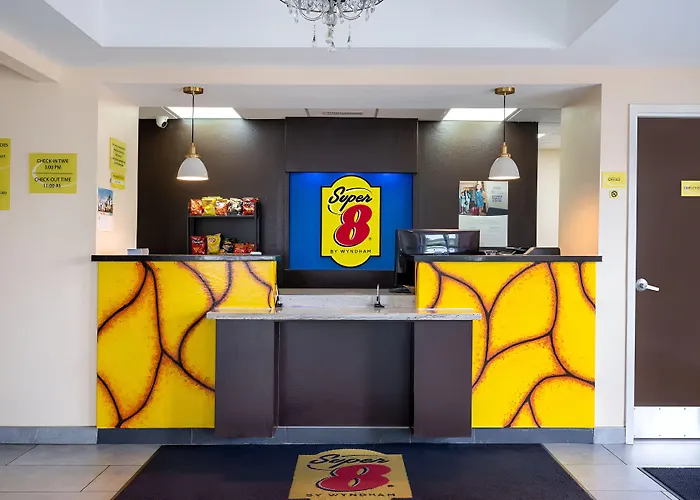Super 8 By Wyndham Salisbury