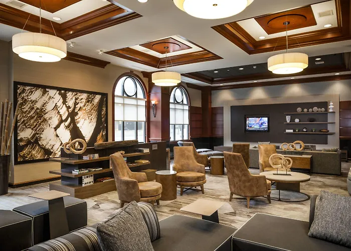 Courtyard By Marriott Norfolk Downtown Hotel
