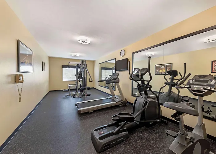 Best Western Greentree Inn & Suites Moore
