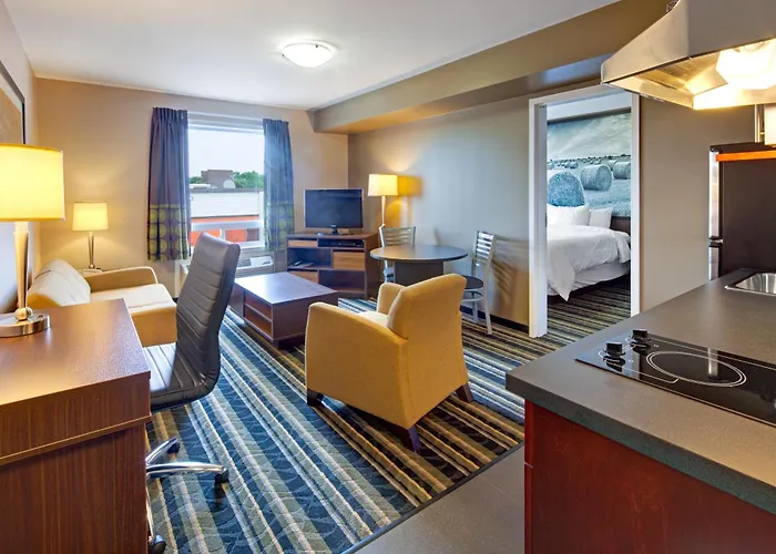 Super 8 By Wyndham Brandon Mb Motel