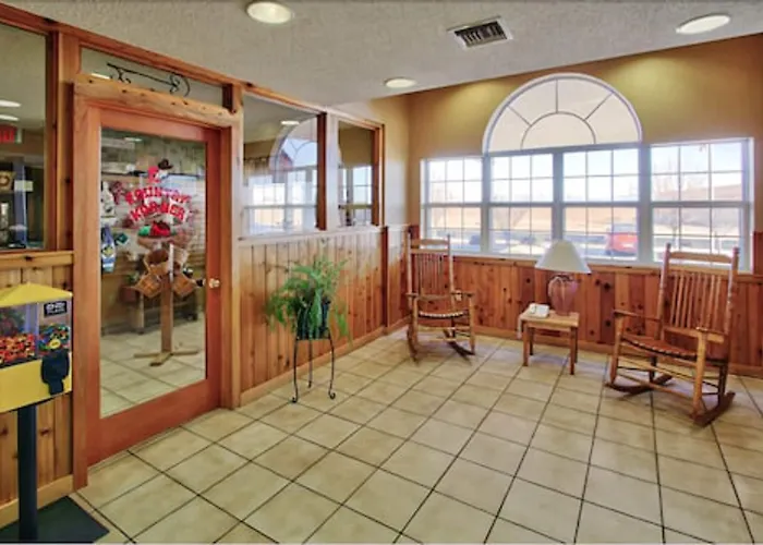 Western Skies Inn & Suites