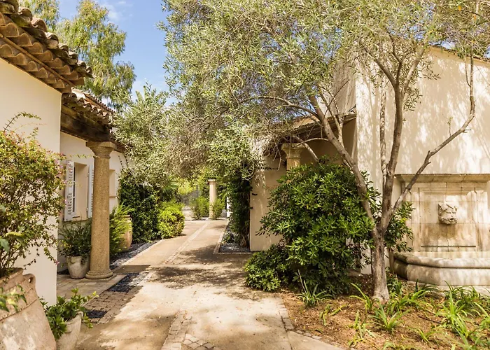 Hôtel La Tartane Saint-Tropez