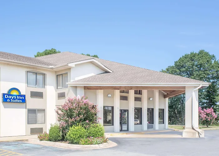 Days Inn & Suites By Wyndham Brinkley
