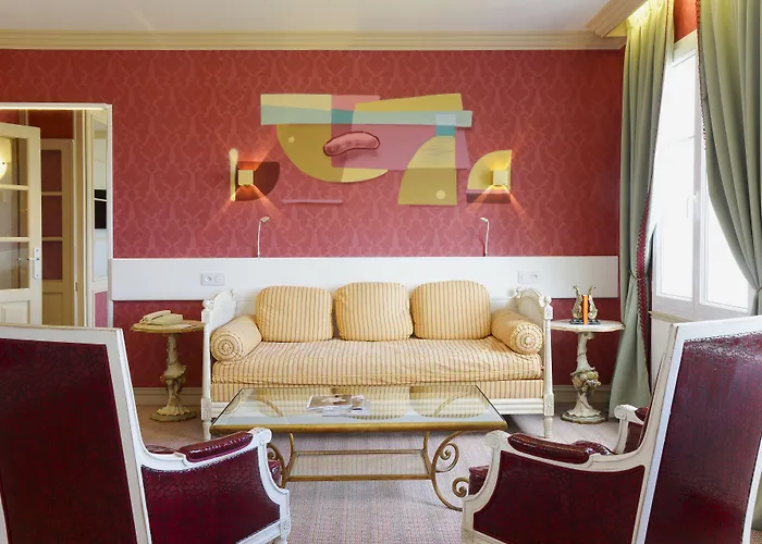Hôtel L'Yeuse - Les Collectionneurs Châteaubernard
