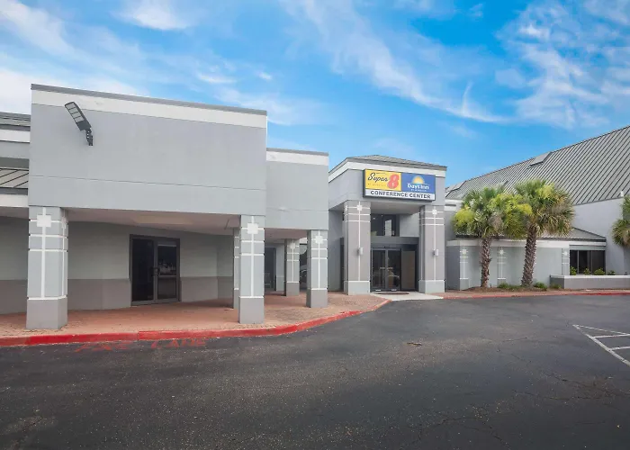 Super 8 By Wyndham Mobile I-65 Hotel