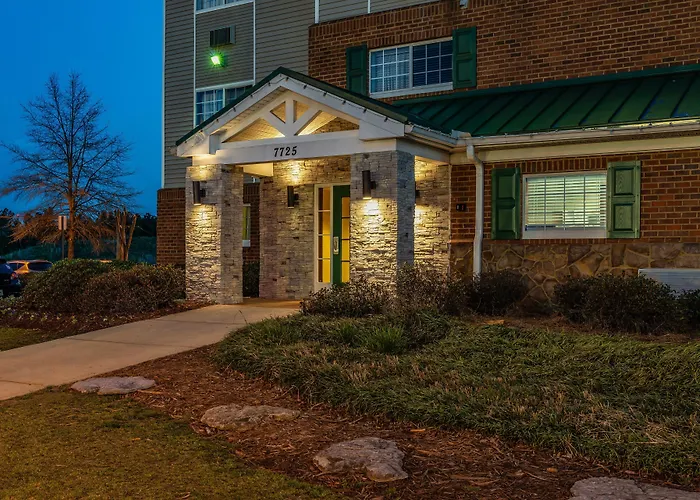 Hometowne Studios & Suites By Red Roof Charlotte - Concord