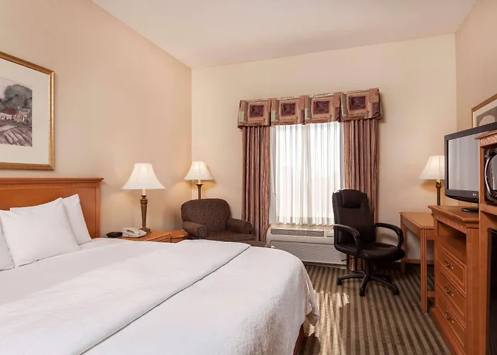 Hampton Inn & Suites Addison