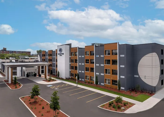 Doubletree By Hilton Kingston - Newly Renovated Hotel