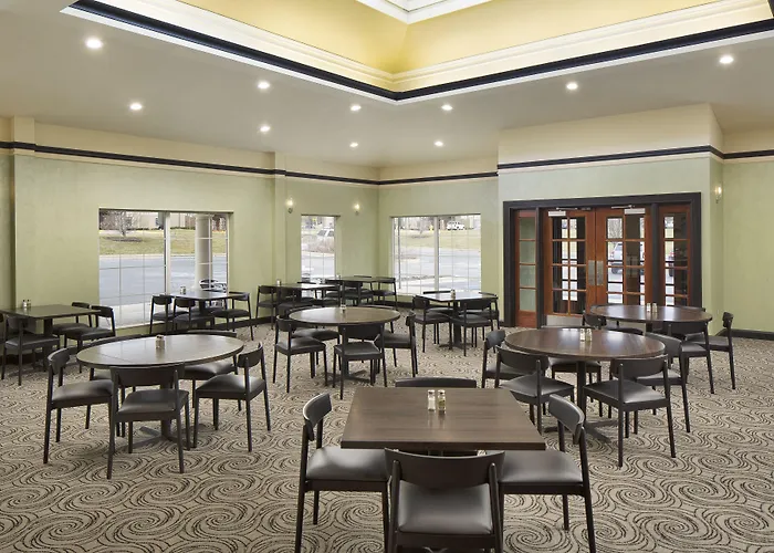 Holiday Inn Grand Rapids-Airport By Ihg Cascade
