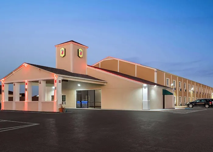 Super 8 By Wyndham Gainesville Tx