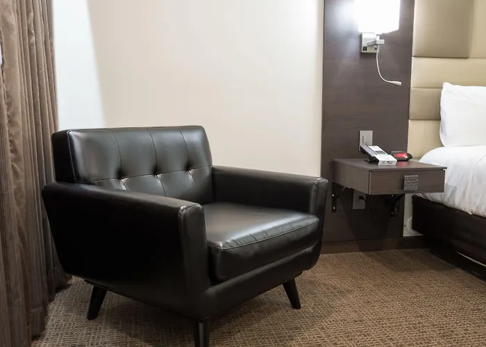 Hotel Xilo Glendale